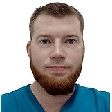 Врач Амирханов Ленар Наилевич