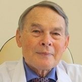 Врач Хасанов Энгель Насимович