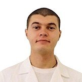 Врач Скворцов Роман Александрович